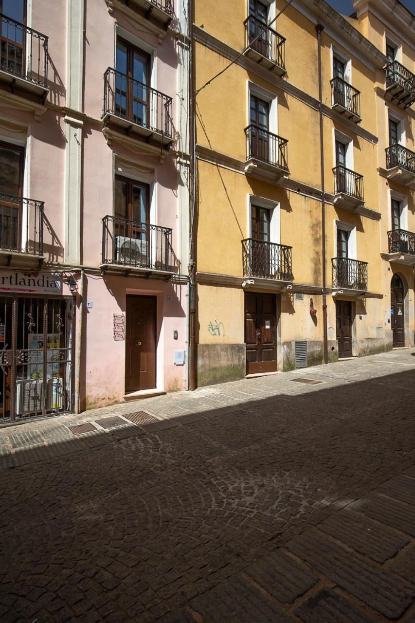 Via Cavour 19, Camere del Conte Iglesias Esterno foto